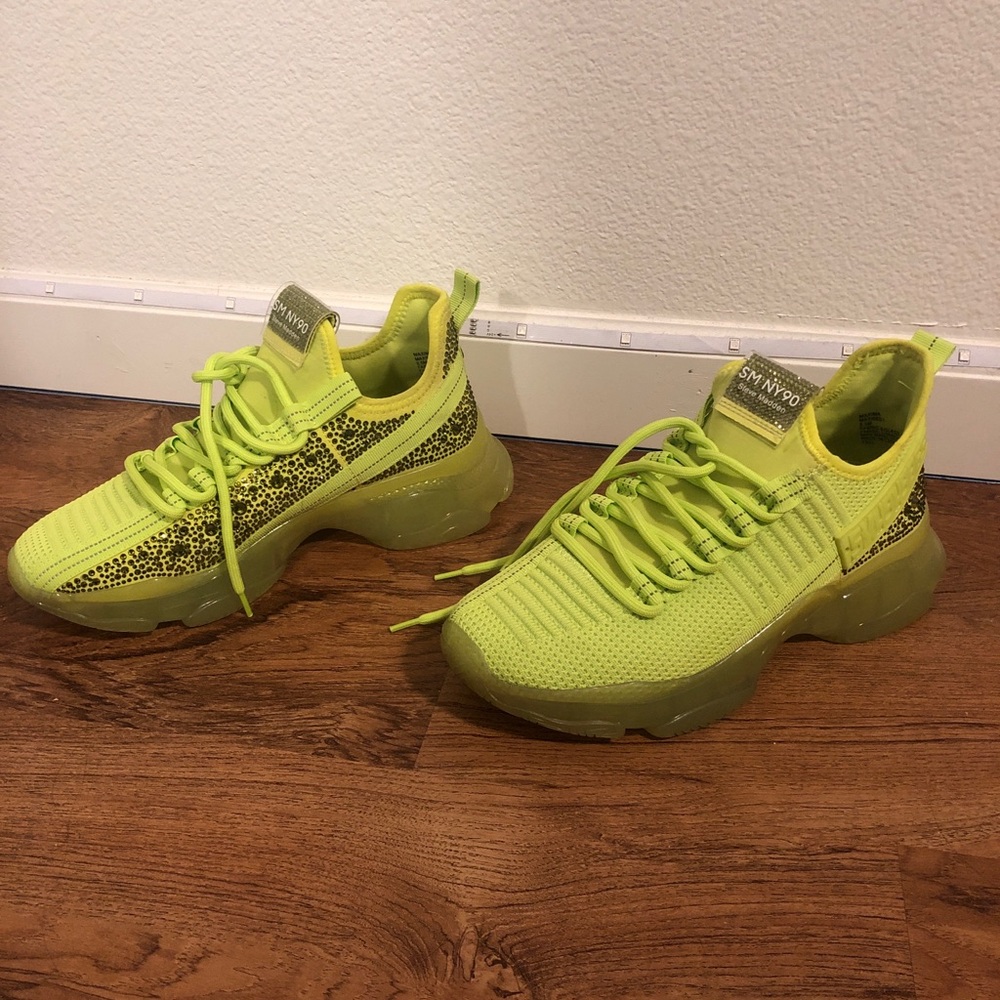 Steve Madden SM NY90